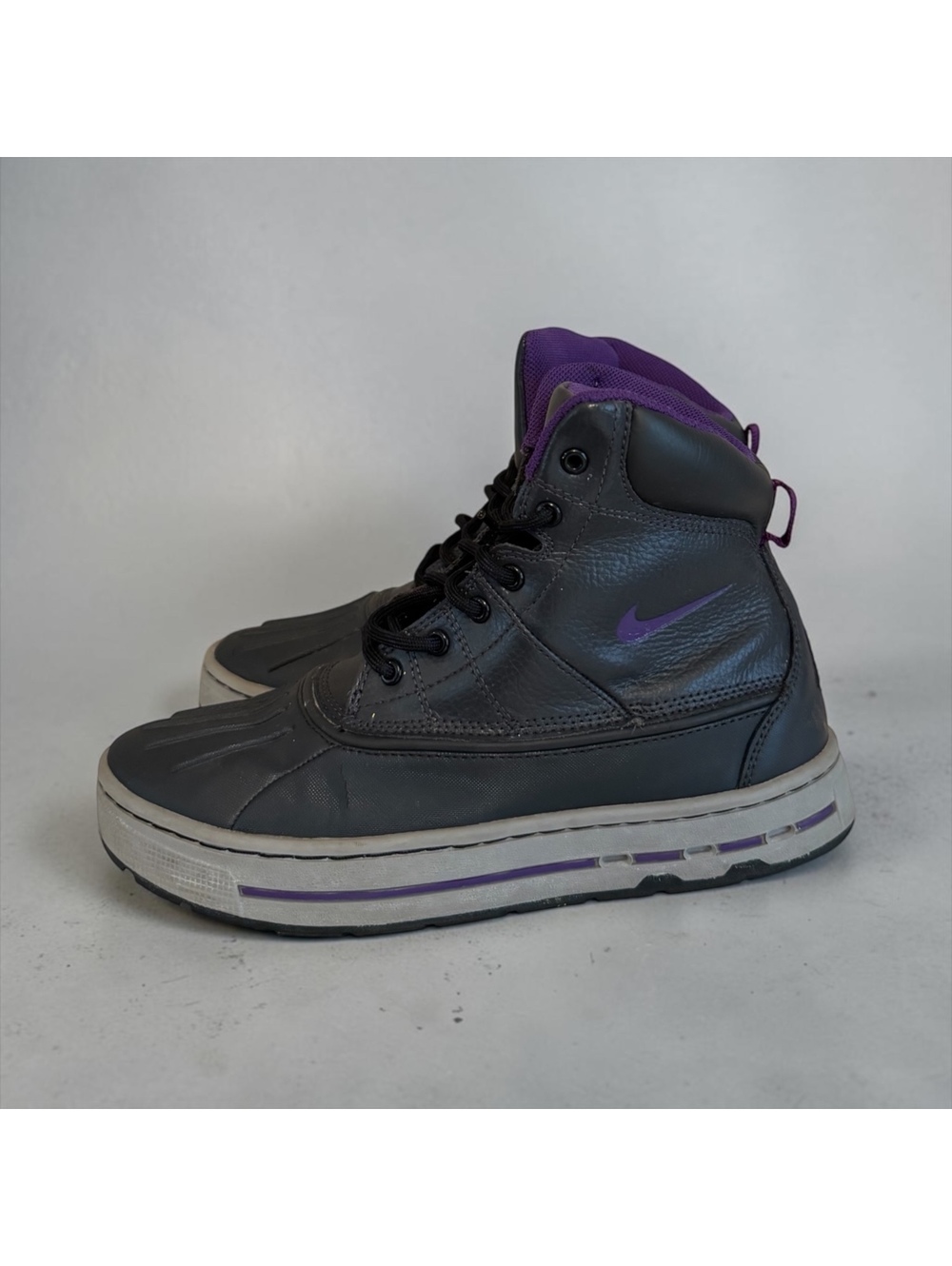 Nike ACG Woodside Duck Boots Dark Grey Purple Women's 7.5 (Youth 6Y) Waterproof
